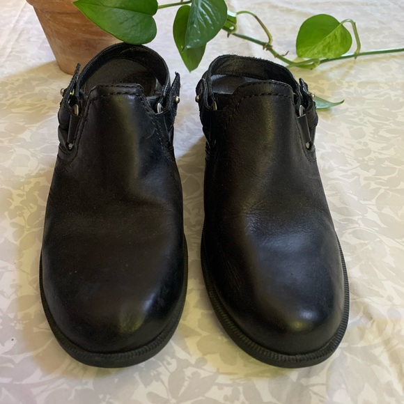 Teva Women’s Black Leather Roxy Mules - Picture 4 of 8